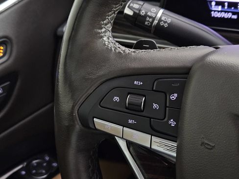 Used 2022 Cadillac Escalade ESV Premium Luxury AWD/4WD image 19