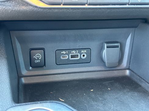 Certified 2024 Nissan Sentra SR FWD image 28