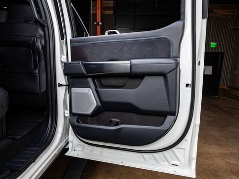 Used 2026 Ford F450 Platinum w/ FX4 Off-Road Package image 38