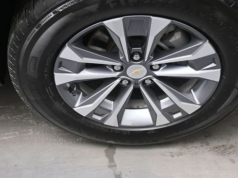 Used 2025 Chevrolet Equinox LT w/ Convenience Package II image 30