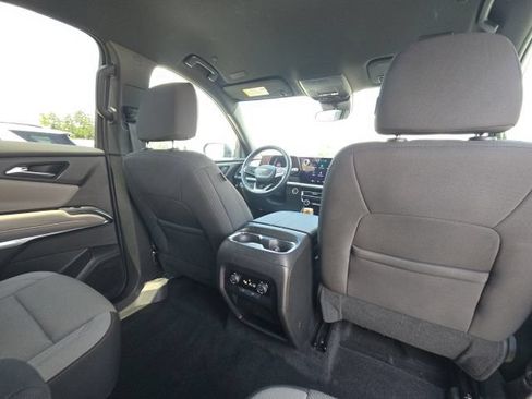 Used 2025 Chevrolet Traverse LT w/ LPO, Floor Liner Package FWD image 16