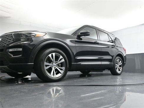 Used 2020 Ford Explorer Platinum image 32