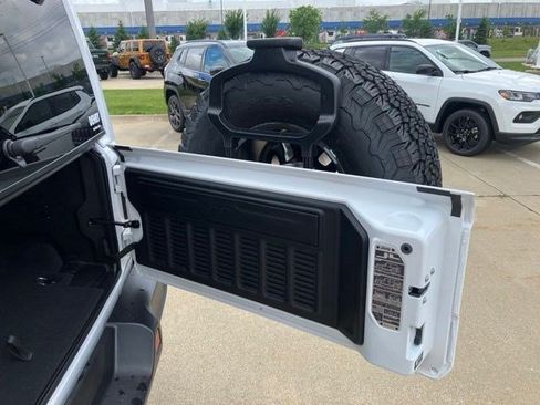 New 2026 Jeep Wrangler Unlimited Rubicon w/ Xtreme 35 Tire Package AWD/4WD image 27
