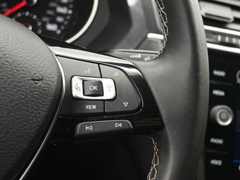 Used 2021 Volkswagen Tiguan SE AWD/4WD image 13