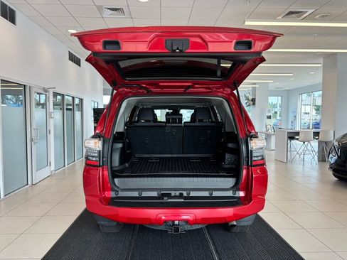 Used 2024 Toyota 4Runner SR5 Premium w/ Moonroof Package AWD/4WD image 9