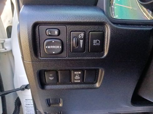 Used 2020 Toyota 4Runner Limited image 18