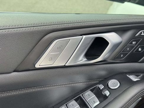 Used 2021 BMW X7 xDrive40i w/ Premium Package AWD/4WD image 24