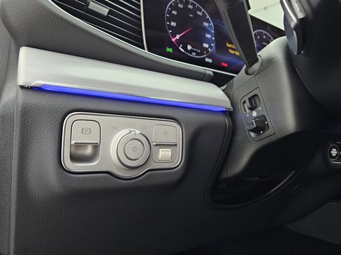 New 2026 Mercedes-Benz GLE 450 4MATIC image 8