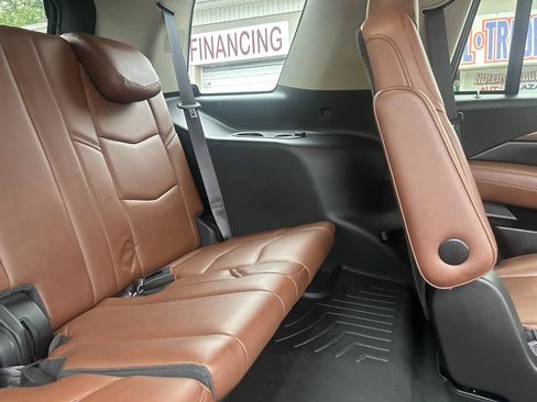 Used 2016 Cadillac Escalade Luxury AWD/4WD image 56