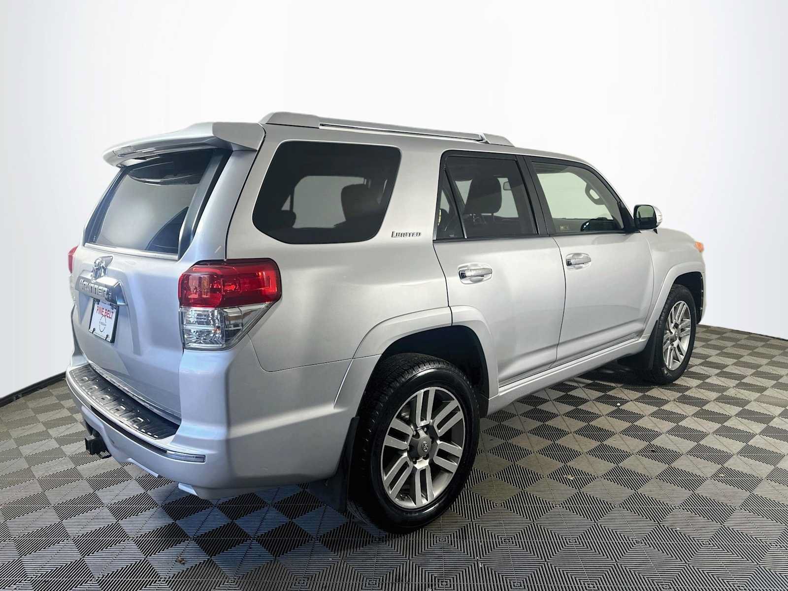 Used 2013 Toyota 4Runner Limited AWD/4WD image 4