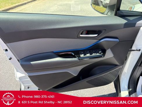 Used 2019 Toyota C-HR XLE FWD image 10