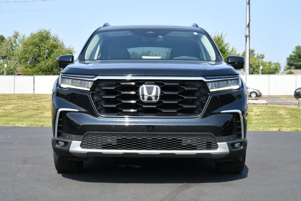 Used 2024 Honda Pilot Touring image 2