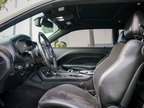 Used 2022 Dodge Challenger R/T Scat Pack RWD image 9