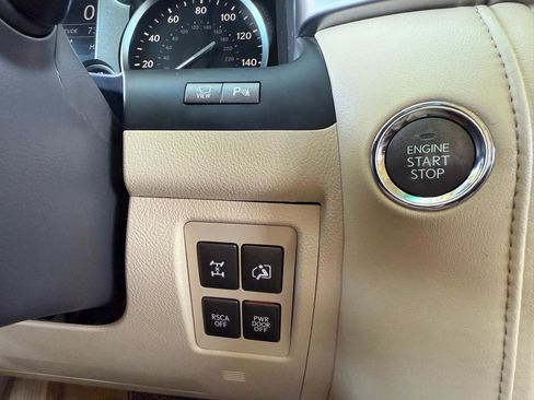 Used 2013 Lexus LX 570 4WD w/ Luxury Pkg image 14
