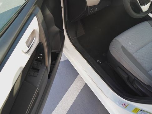 Used 2019 Toyota Corolla LE image 10