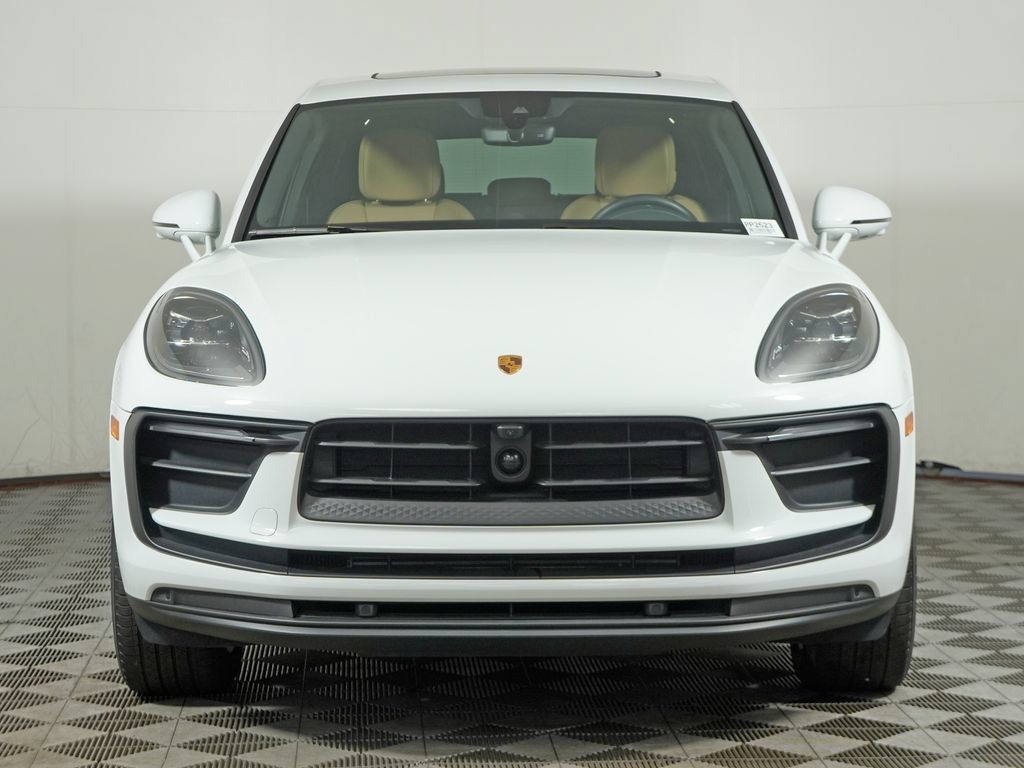 Certified 2025 Porsche Macan w/ Premium Package Plus AWD/4WD image 10