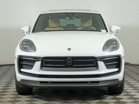 Certified 2025 Porsche Macan w/ Premium Package Plus AWD/4WD image 10