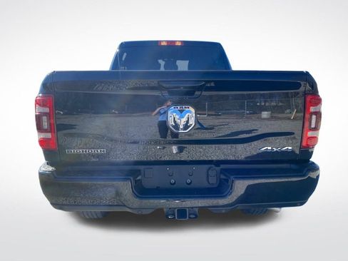 Used 2024 RAM 2500 Big Horn w/ Safety Group image 17