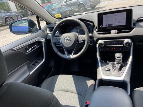 Used 2024 Toyota RAV4 XLE w/ Convenience Package AWD/4WD image 13