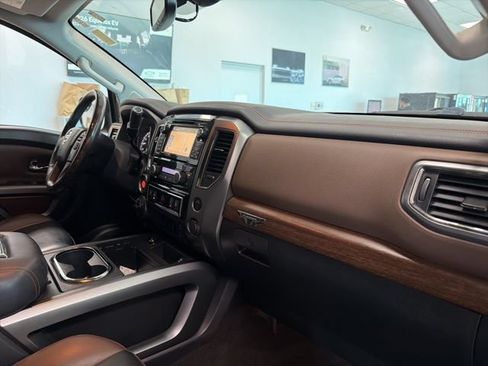 Used 2018 Nissan Titan Platinum Reserve w/ Platinum Utility Package AWD/4WD image 29