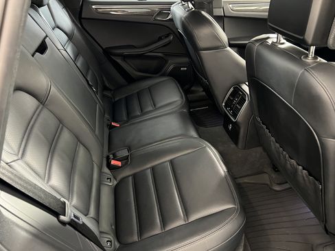 Used 2023 Porsche Macan AWD/4WD image 24