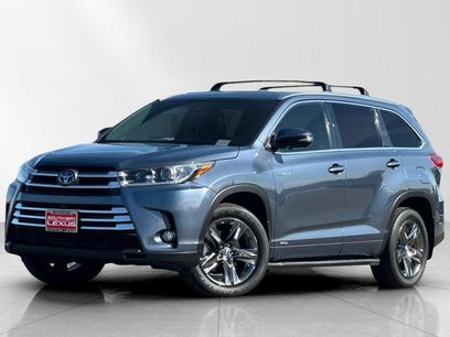 Used 2017 Toyota Highlander Limited Platinum
