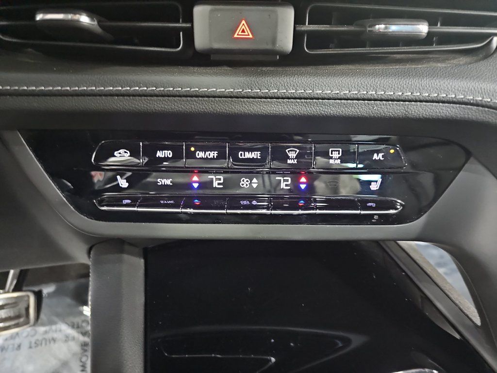Used 2023 Buick Envision Essence w/ Sport Touring Package AWD/4WD image 29