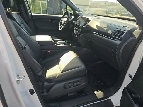 Used 2025 Honda Ridgeline Black Edition image 30
