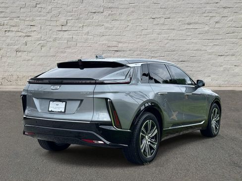 Certified 2024 Cadillac Lyriq Luxury AWD/4WD image 5