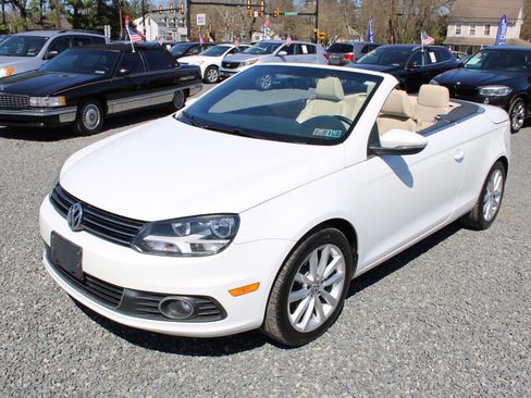 Used 2015 Volkswagen Eos Komfort image 2