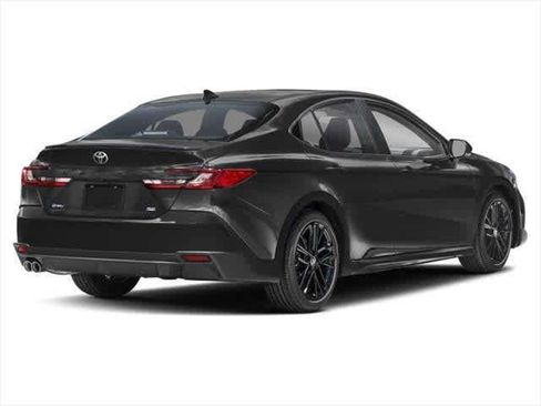 Used 2025 Toyota Camry SE FWD image 2