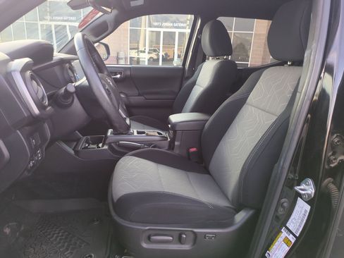 Used 2023 Toyota Tacoma TRD Off-Road image 16