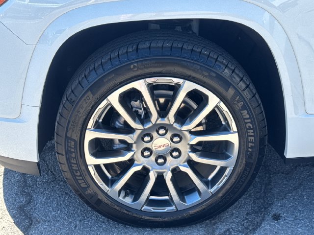 Used 2023 GMC Acadia Denali w/ Denali Technology Package FWD image 29