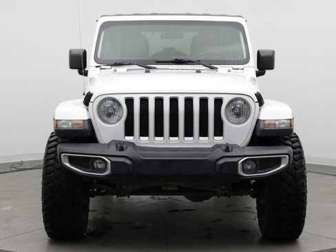 Used 2020 Jeep Wrangler Unlimited Sahara AWD/4WD image 2