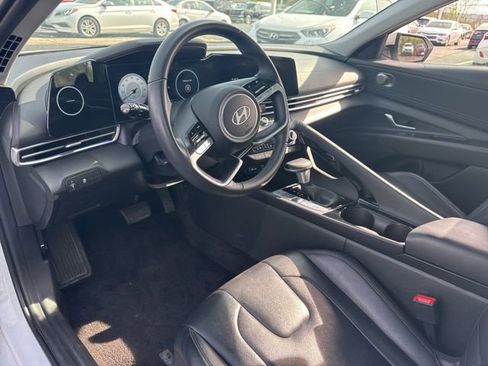 Used 2024 Hyundai Elantra Limited image 11