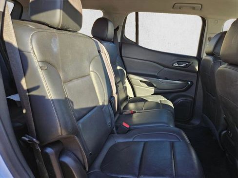 Used 2023 GMC Acadia SLT image 18