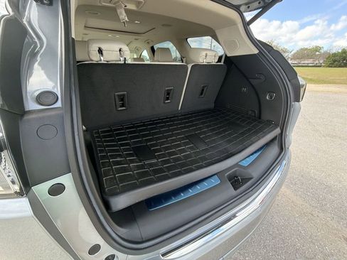 Used 2024 Buick Enclave Avenir image 32