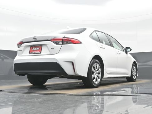 Used 2024 Toyota Corolla LE image 29