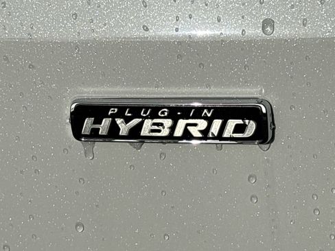 Used 2025 Ford Escape SE image 10