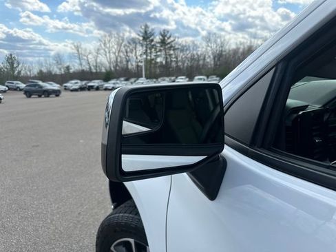 Used 2023 Chevrolet Silverado 1500 LT image 15