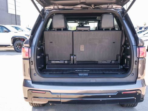 Used 2025 Toyota Sequoia Platinum AWD/4WD image 29