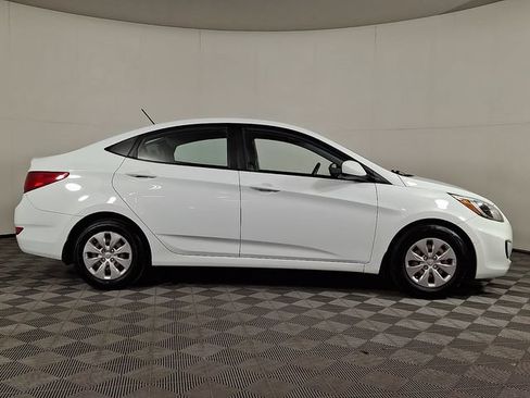 Used 2015 Hyundai Accent GLS FWD image 9