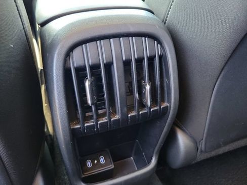 Used 2025 Hyundai Kona SEL FWD image 12