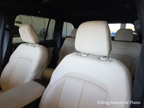 Used 2024 Jeep Grand Cherokee Limited w/ Luxury Tech Group II image 14