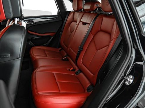 Used 2021 Porsche Macan image 30