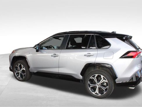 Certified 2022 Toyota RAV4 XSE w/ Weather Package AWD/4WD image 15