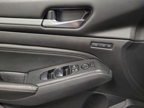 Used 2019 Nissan Altima 2.0 Edition One image 19