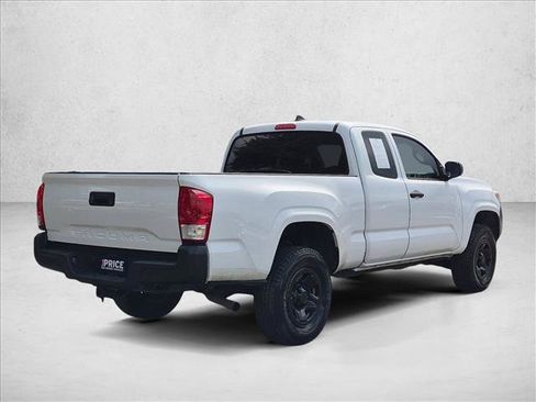 Used 2017 Toyota Tacoma SR RWD image 5