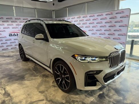 Used 2019 BMW X7 xDrive50i w/ M Sport Package AWD/4WD image 4