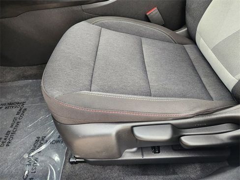 Used 2024 Chevrolet Trax RS FWD image 25